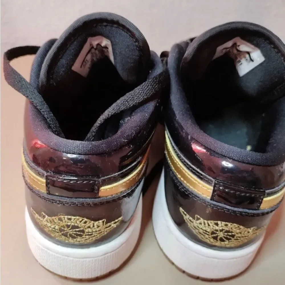 Air Jordan 1 Retro Low OG Metallic Gold Black Nike dunk yeezy